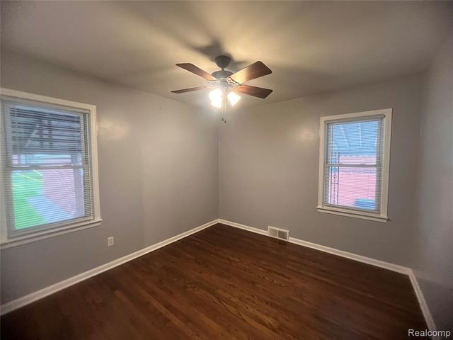 12810 Balsam Street, Southgate, MI 48195