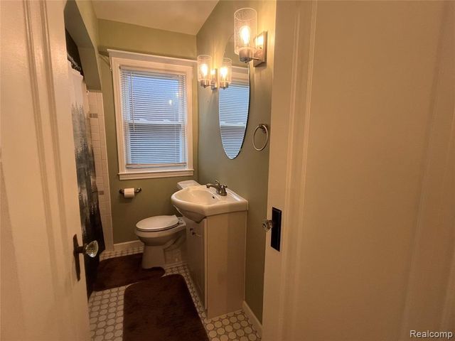 12810 Balsam Street, Southgate, MI 48195