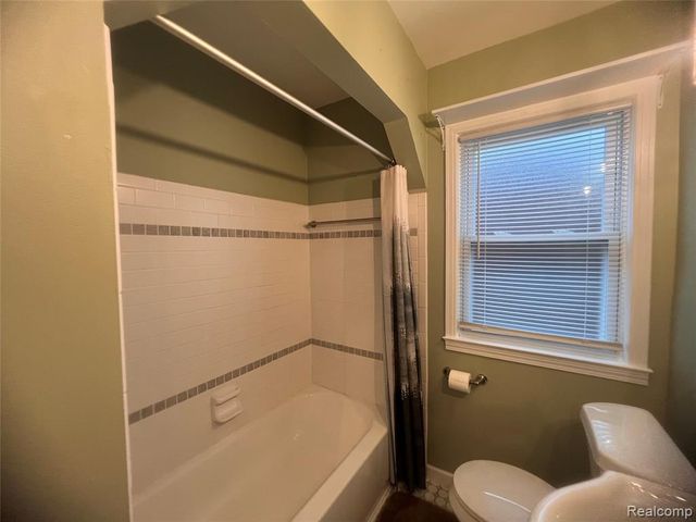 12810 Balsam Street, Southgate, MI 48195