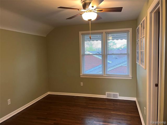 12810 Balsam Street, Southgate, MI 48195