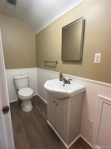 12810 Balsam Street, Southgate, MI 48195