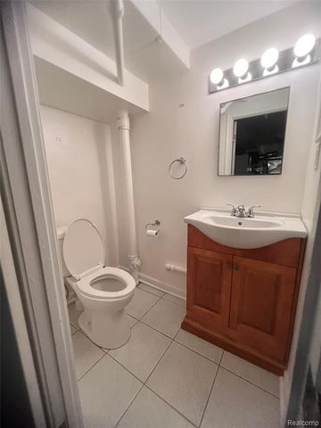 12810 Balsam Street, Southgate, MI 48195