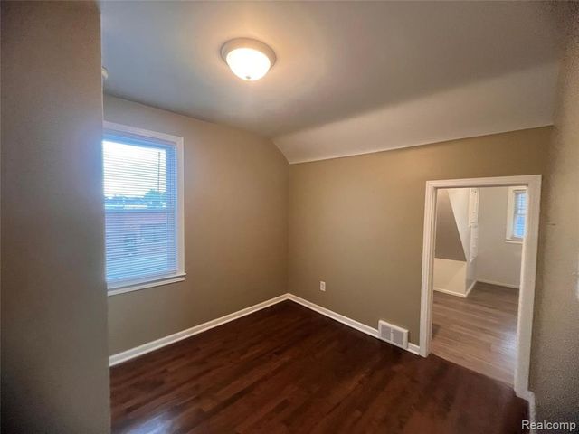 12810 Balsam Street, Southgate, MI 48195