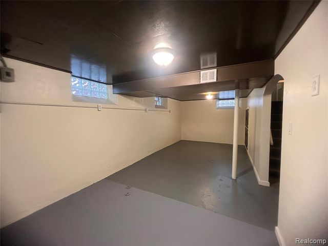 12810 Balsam Street, Southgate, MI 48195