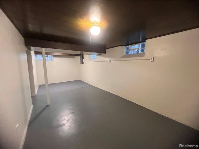 12810 Balsam Street, Southgate, MI 48195
