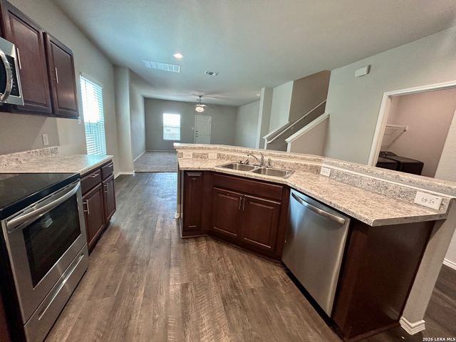 7122 Mesa Cliffs, Converse, TX 78109