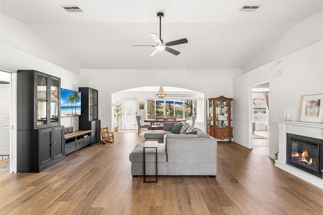 129 MORNING GLORY CIRCLE, Winter Haven, FL 33884