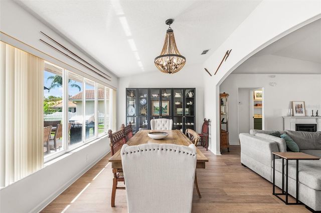 129 MORNING GLORY CIRCLE, Winter Haven, FL 33884