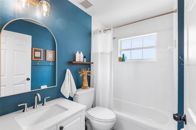 129 MORNING GLORY CIRCLE, Winter Haven, FL 33884