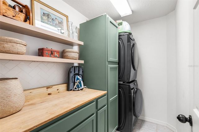 129 MORNING GLORY CIRCLE, Winter Haven, FL 33884