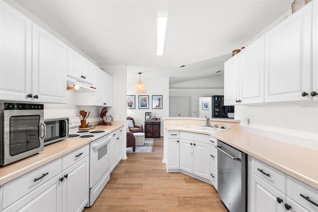 129 MORNING GLORY CIRCLE, Winter Haven, FL 33884