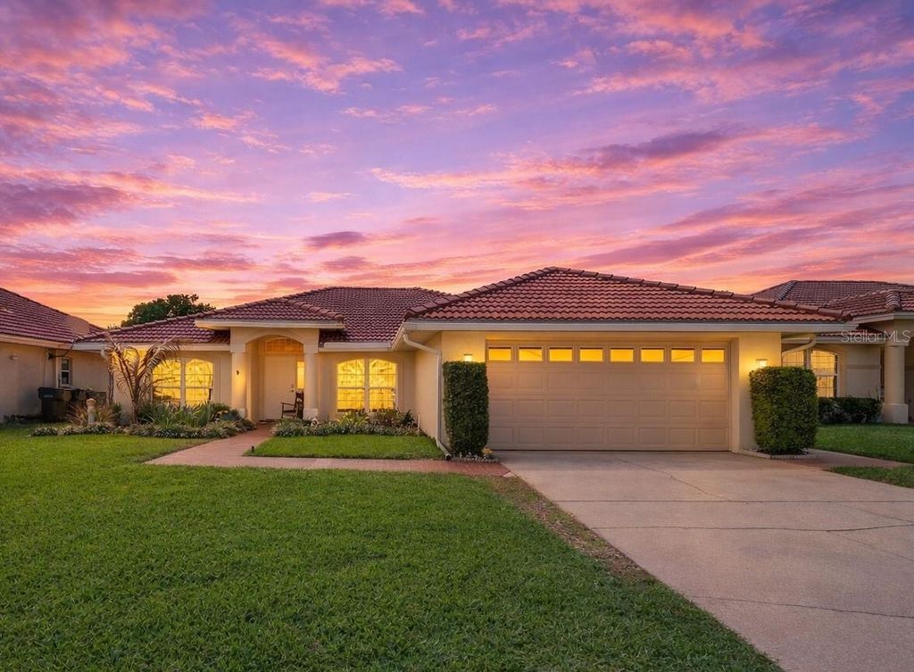 129 MORNING GLORY CIRCLE, Winter Haven, FL 33884