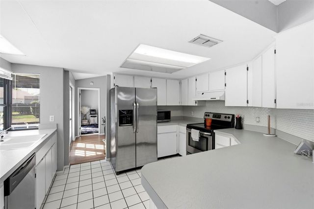 9108 TOURNAMENT DRIVE, Hudson, FL 34667