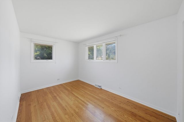 15W425 Victory Parkway, Elmhurst, IL 60126