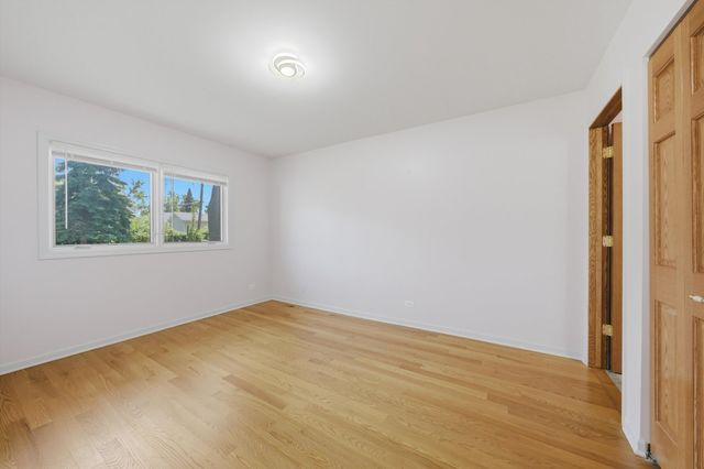15W425 Victory Parkway, Elmhurst, IL 60126
