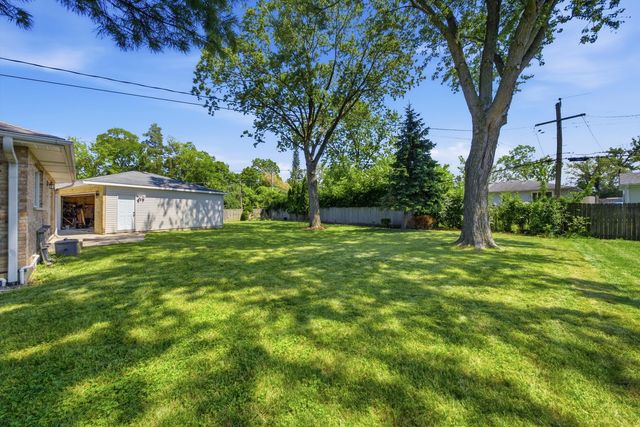 15W425 Victory Parkway, Elmhurst, IL 60126