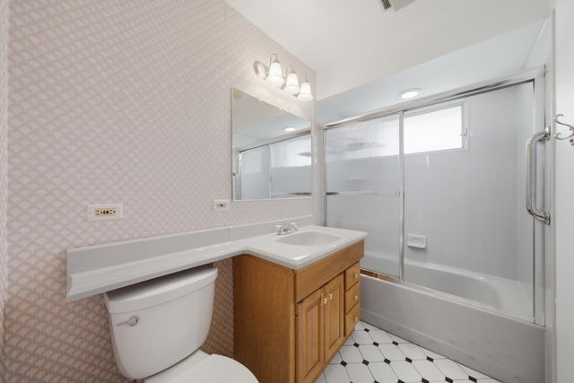 15W425 Victory Parkway, Elmhurst, IL 60126