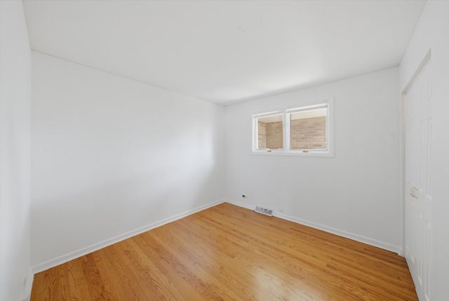 15W425 Victory Parkway, Elmhurst, IL 60126