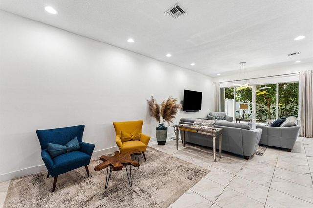 4821 Pointe Midtown Road, Palm Beach Gardens, FL 33418