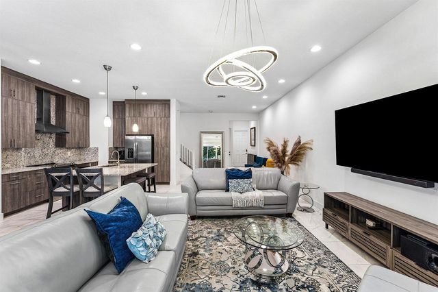 4821 Pointe Midtown Road, Palm Beach Gardens, FL 33418