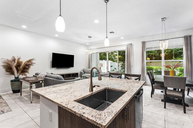 4821 Pointe Midtown Road, Palm Beach Gardens, FL 33418