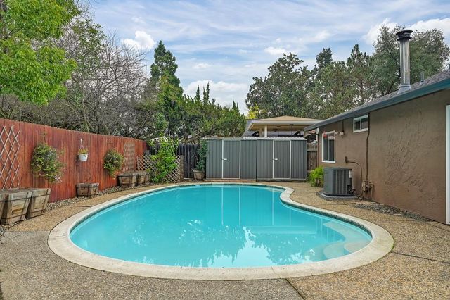 2205 Trails Ct, Rancho Cordova, CA 95670