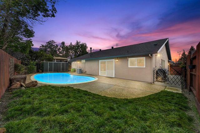 2205 Trails Ct, Rancho Cordova, CA 95670