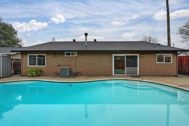 2205 Trails Ct, Rancho Cordova, CA 95670