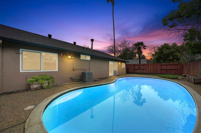 2205 Trails Ct, Rancho Cordova, CA 95670