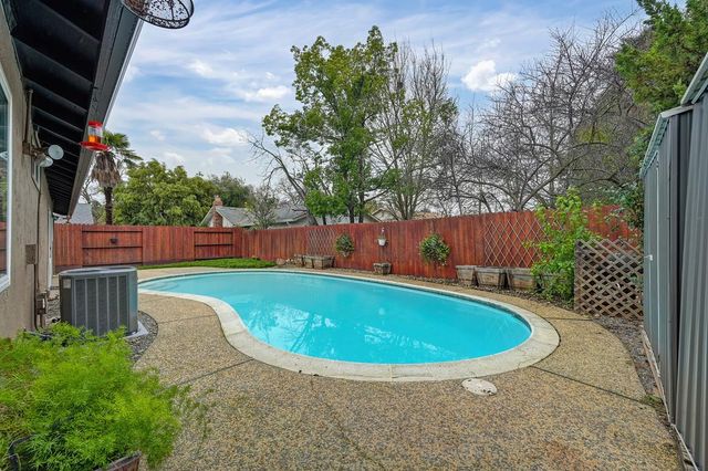 2205 Trails Ct, Rancho Cordova, CA 95670