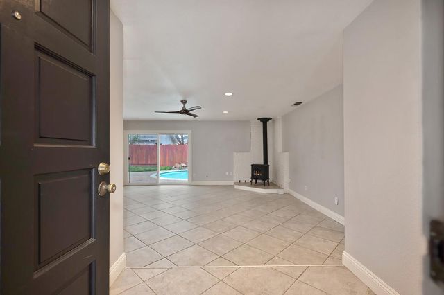 2205 Trails Ct, Rancho Cordova, CA 95670