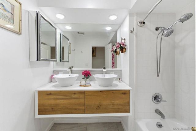 2352 Torrey Pines Rd Unit 9, La Jolla, CA 92037