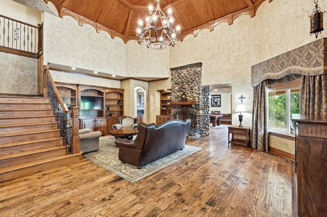 7 Hillview Court, Hickory Creek, TX 75065