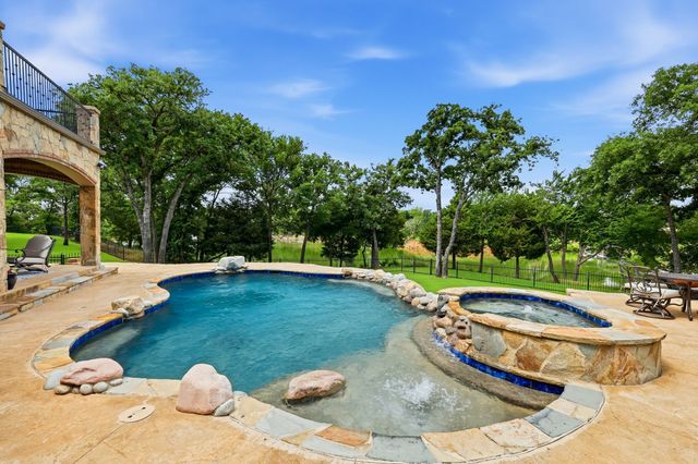 7 Hillview Court, Hickory Creek, TX 75065