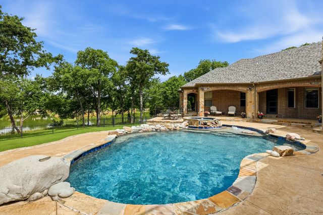 7 Hillview Court, Hickory Creek, TX 75065