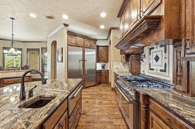 7 Hillview Court, Hickory Creek, TX 75065
