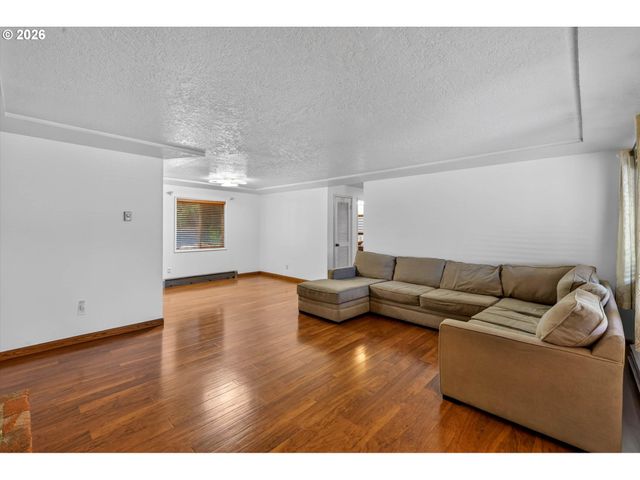 19995 Sw YORK St, Beaverton, OR 97003