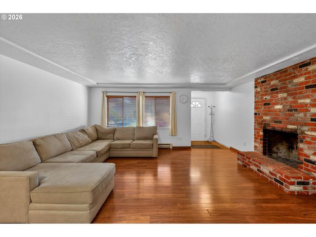 19995 Sw YORK St, Beaverton, OR 97003
