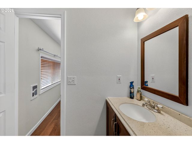 19995 Sw YORK St, Beaverton, OR 97003