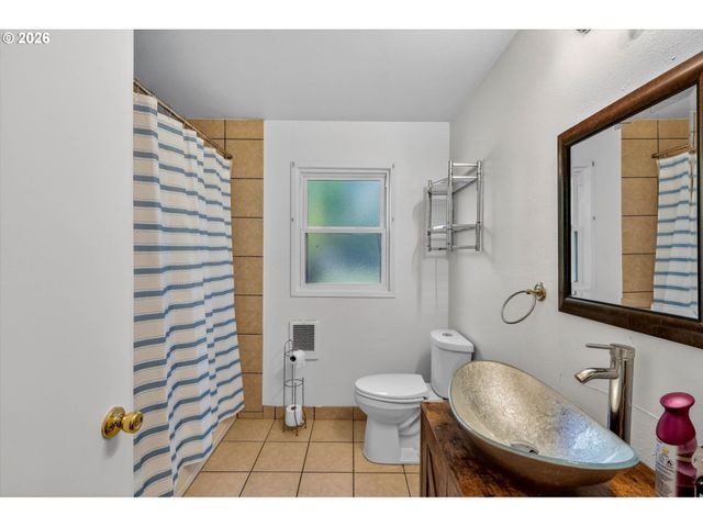 19995 Sw YORK St, Beaverton, OR 97003