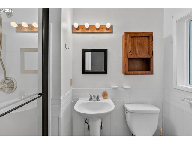 19995 Sw YORK St, Beaverton, OR 97003