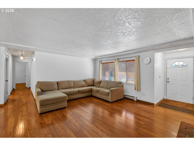 19995 Sw YORK St, Beaverton, OR 97003