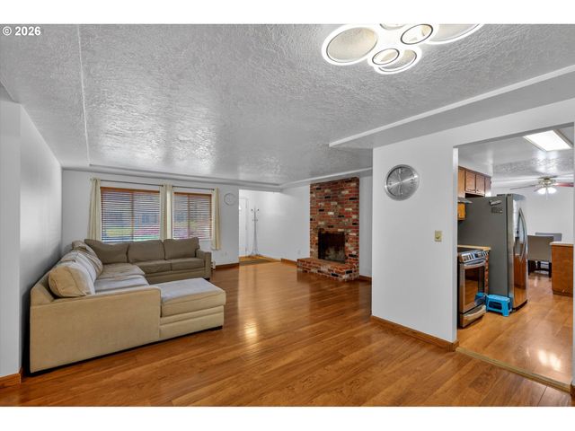 19995 Sw YORK St, Beaverton, OR 97003