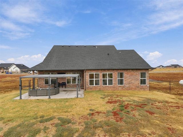 7495 NE Avondale Lane, Piedmont, OK 73078