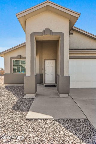 356 Fray Olguin Court, Socorro, TX 79927