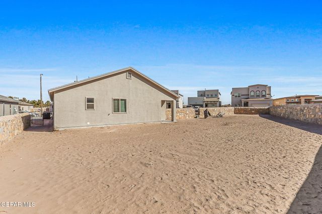 356 Fray Olguin Court, Socorro, TX 79927