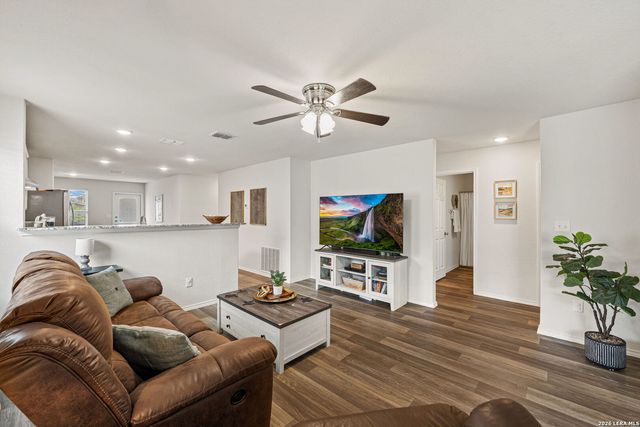 6235 WINDY GRN, San Antonio, TX 78218