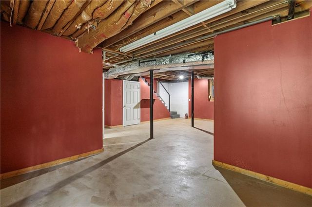 18 Swan SE Circle, White, GA 30184