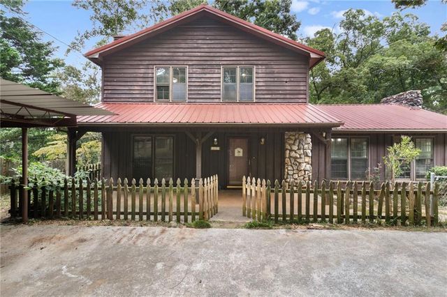 18 Swan SE Circle, White, GA 30184