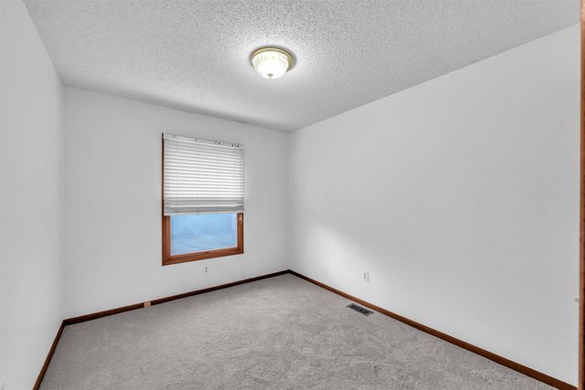 9413 E Bluestem St, Wichita, KS 67207